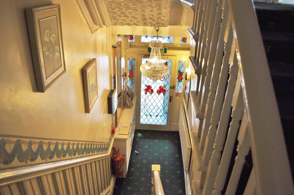 Cheers Hotel Blackpool Esterno foto